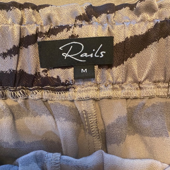 Silk shorts, tiger stripe, Medium - Picture 3 of 5